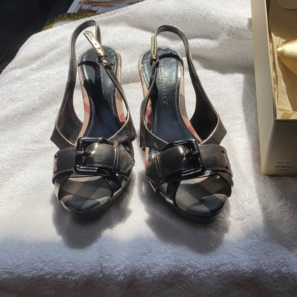 Burberry Dk Pewter sandals